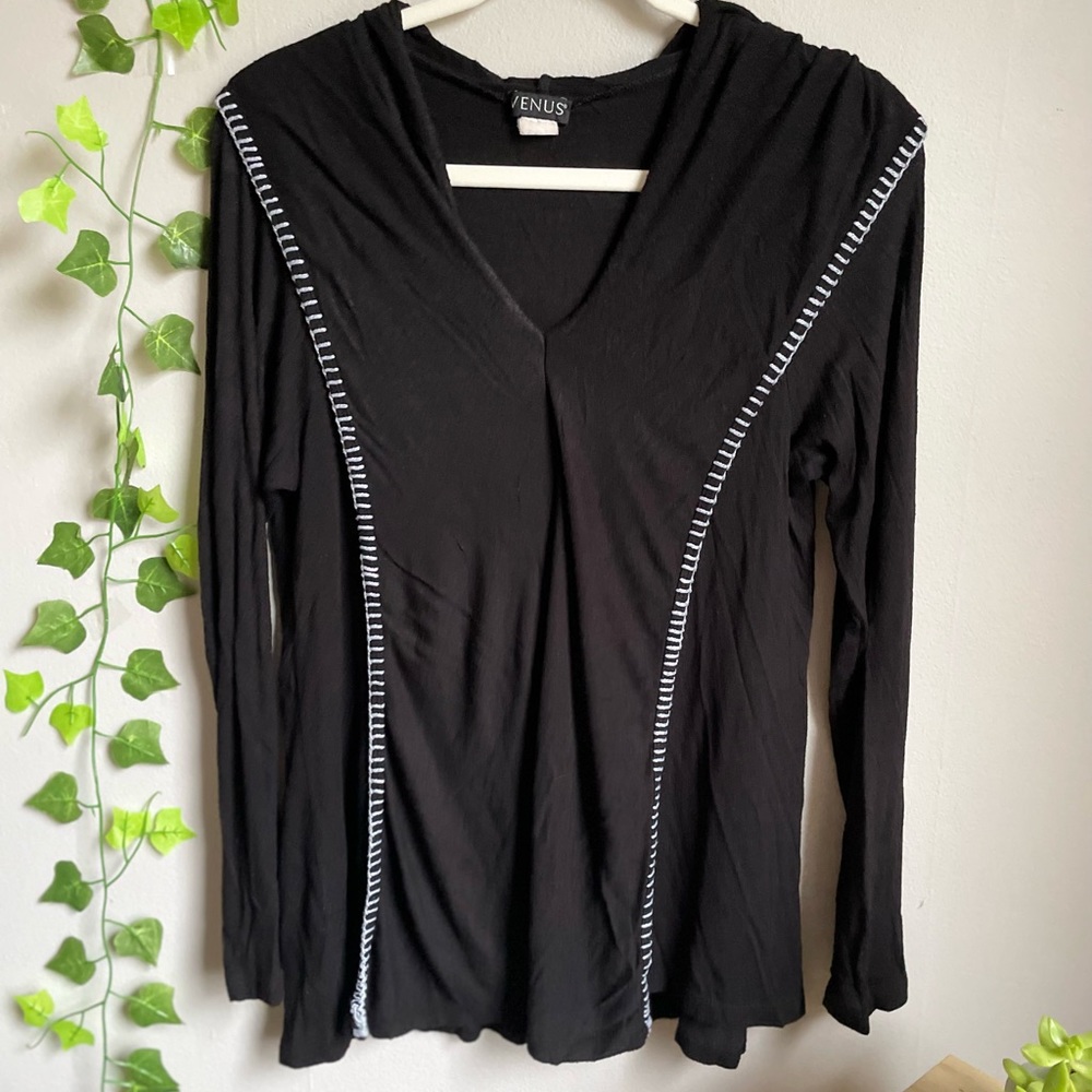 Worn once, black VENUS hoodie (L)